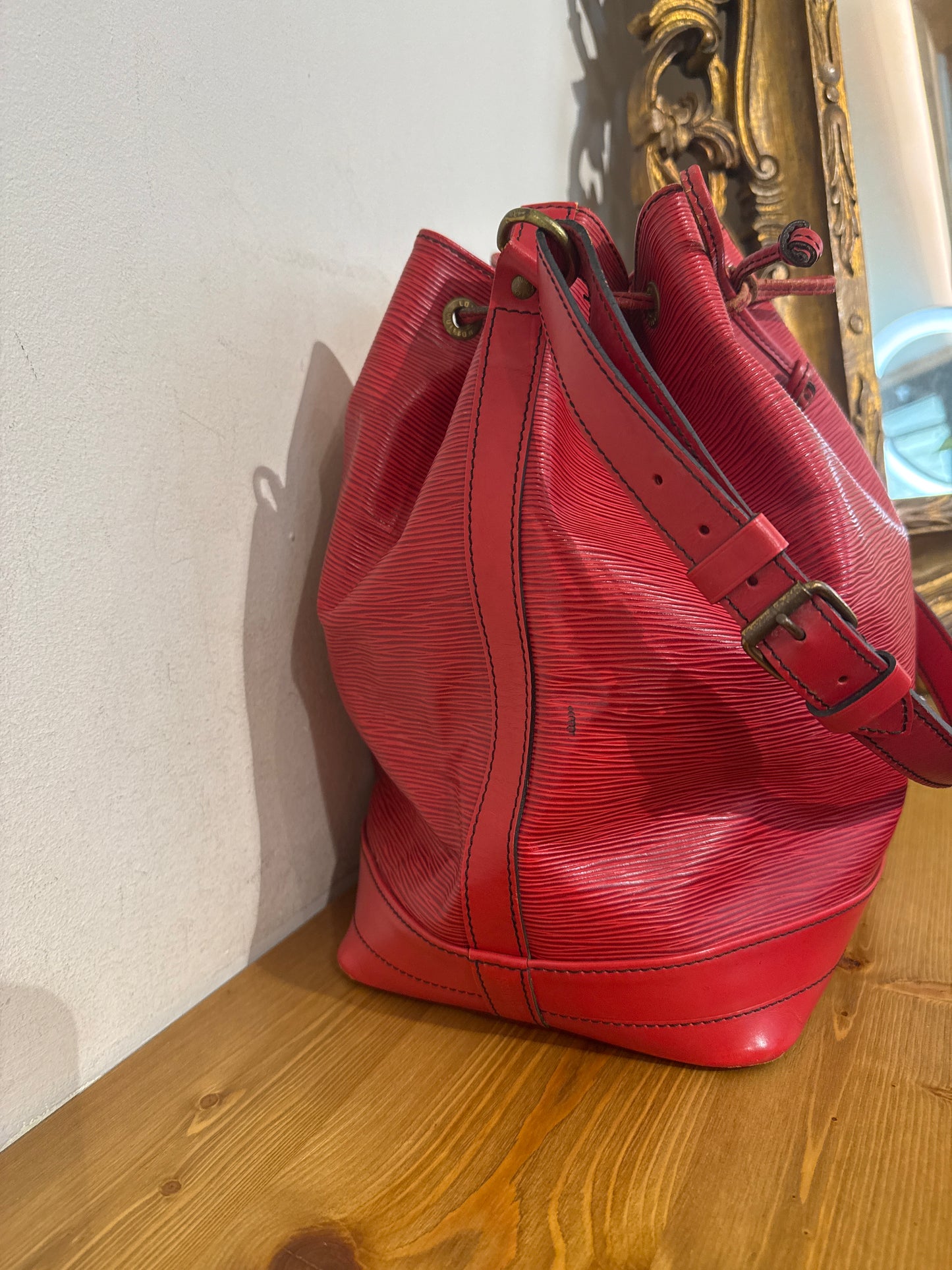 Louis Vuitton Noe Epi Red
