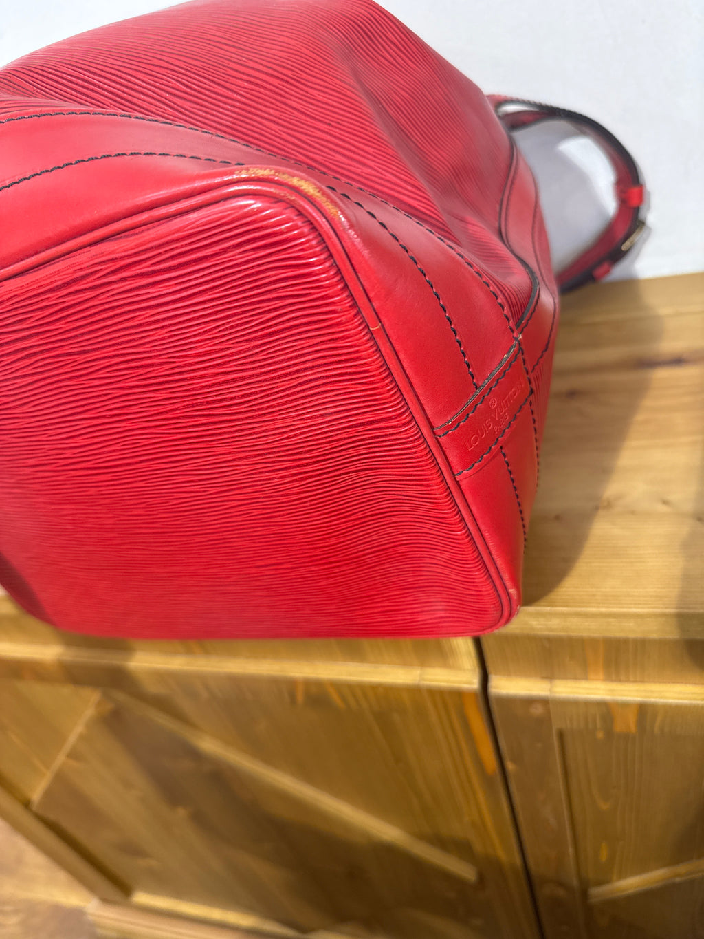 Louis Vuitton Noe Epi Red