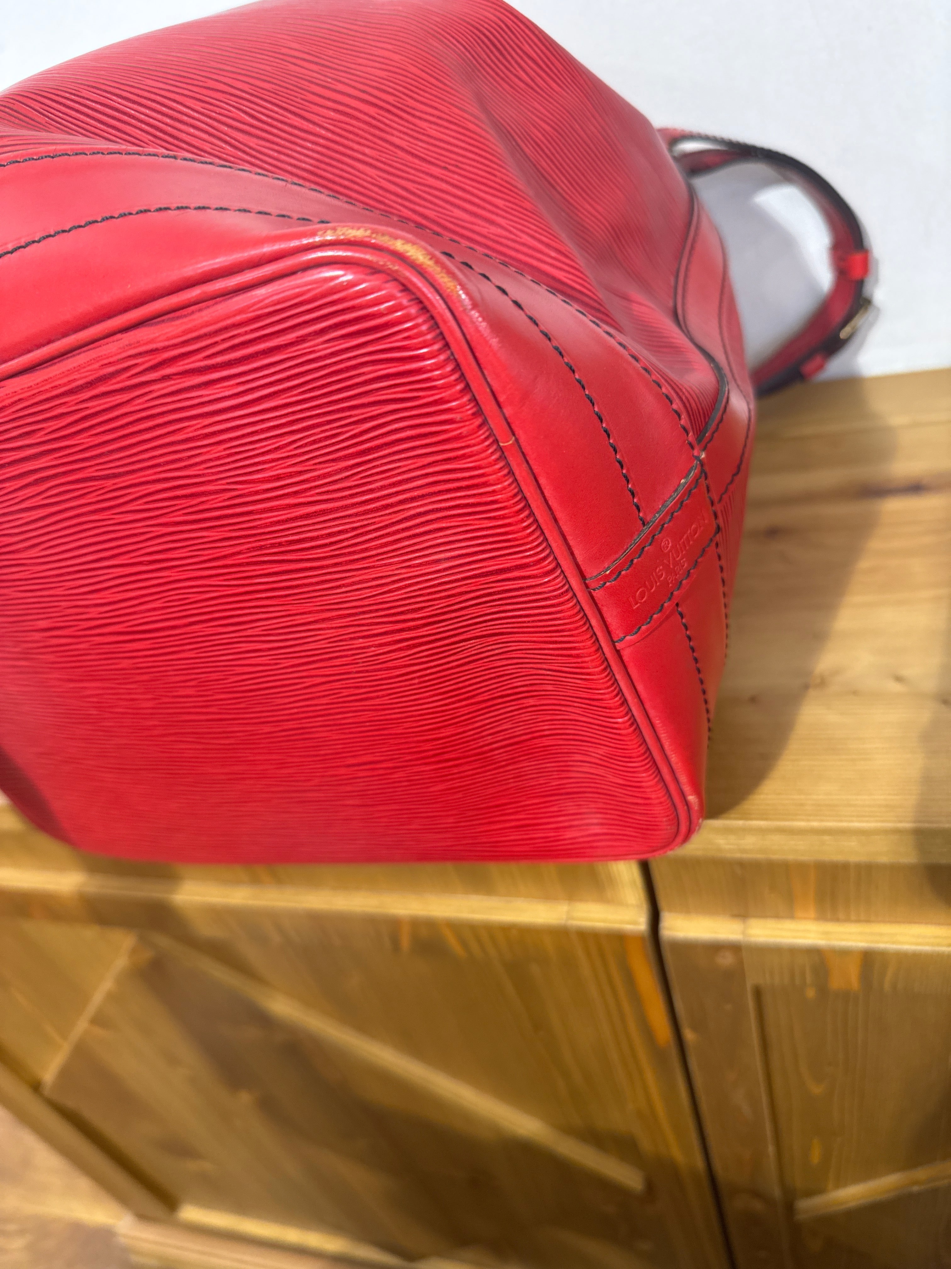 Louis Vuitton Noe Epi Red