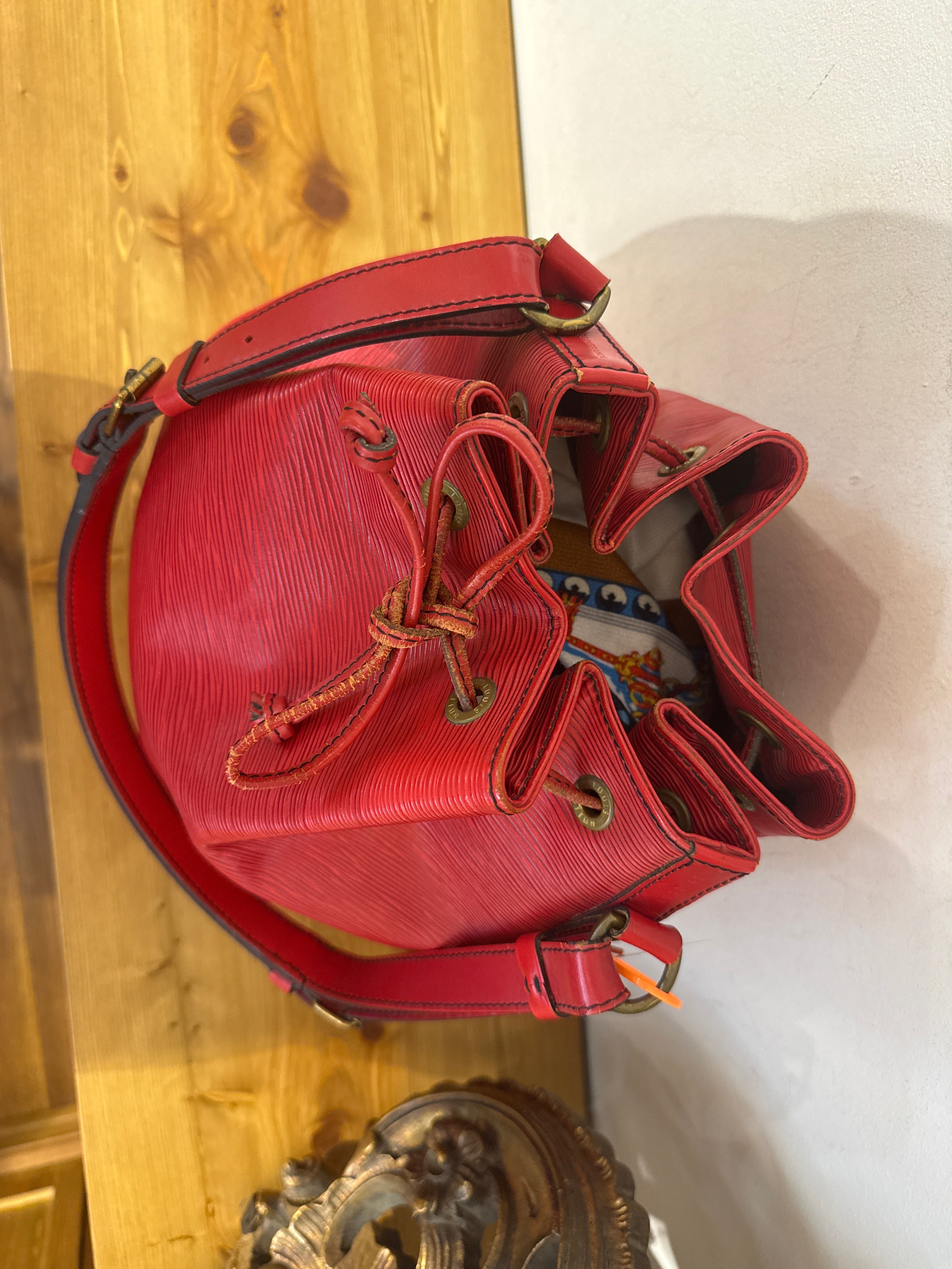 Louis Vuitton Noe Epi Red