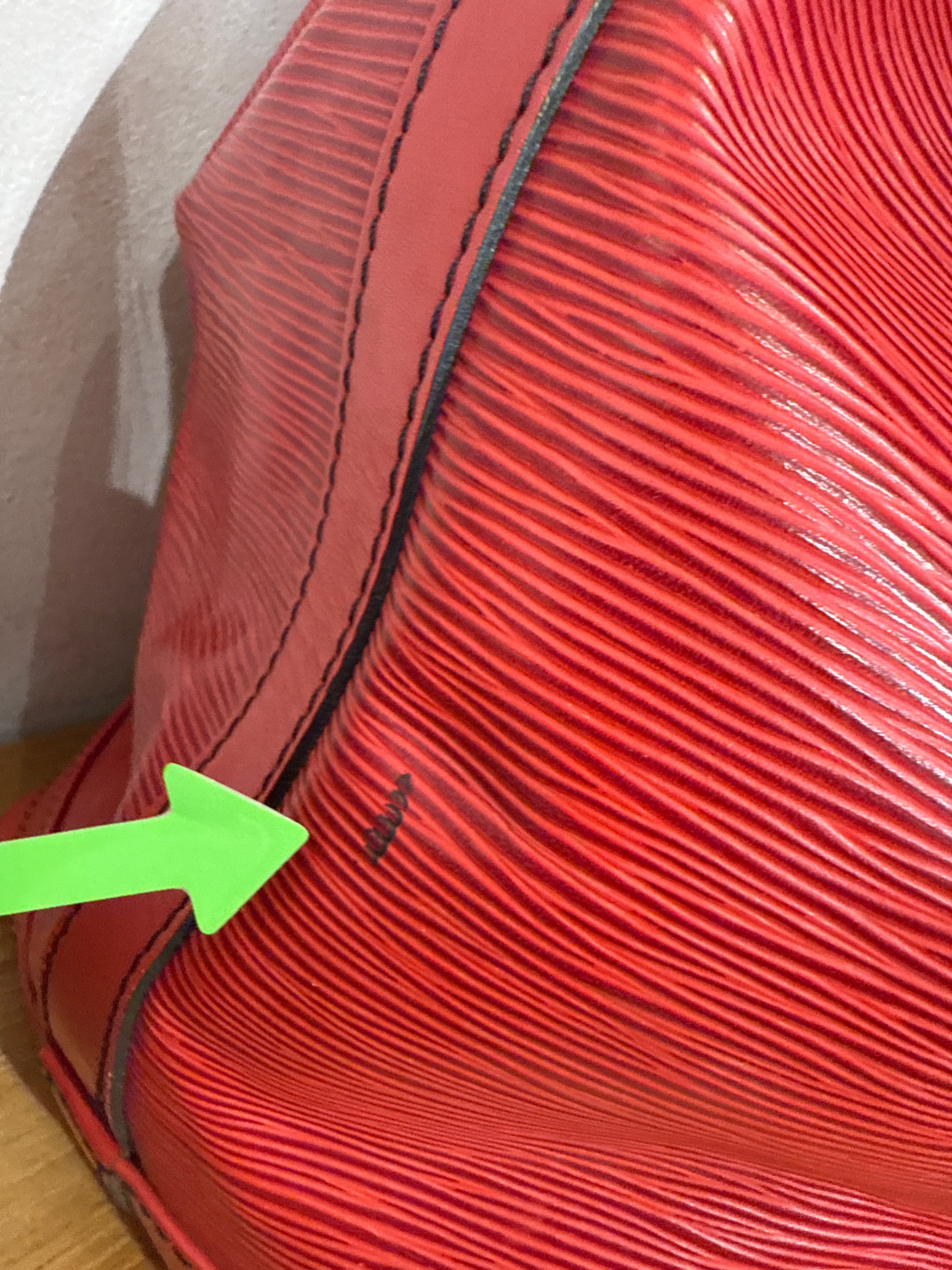 Louis Vuitton Noe Epi Red