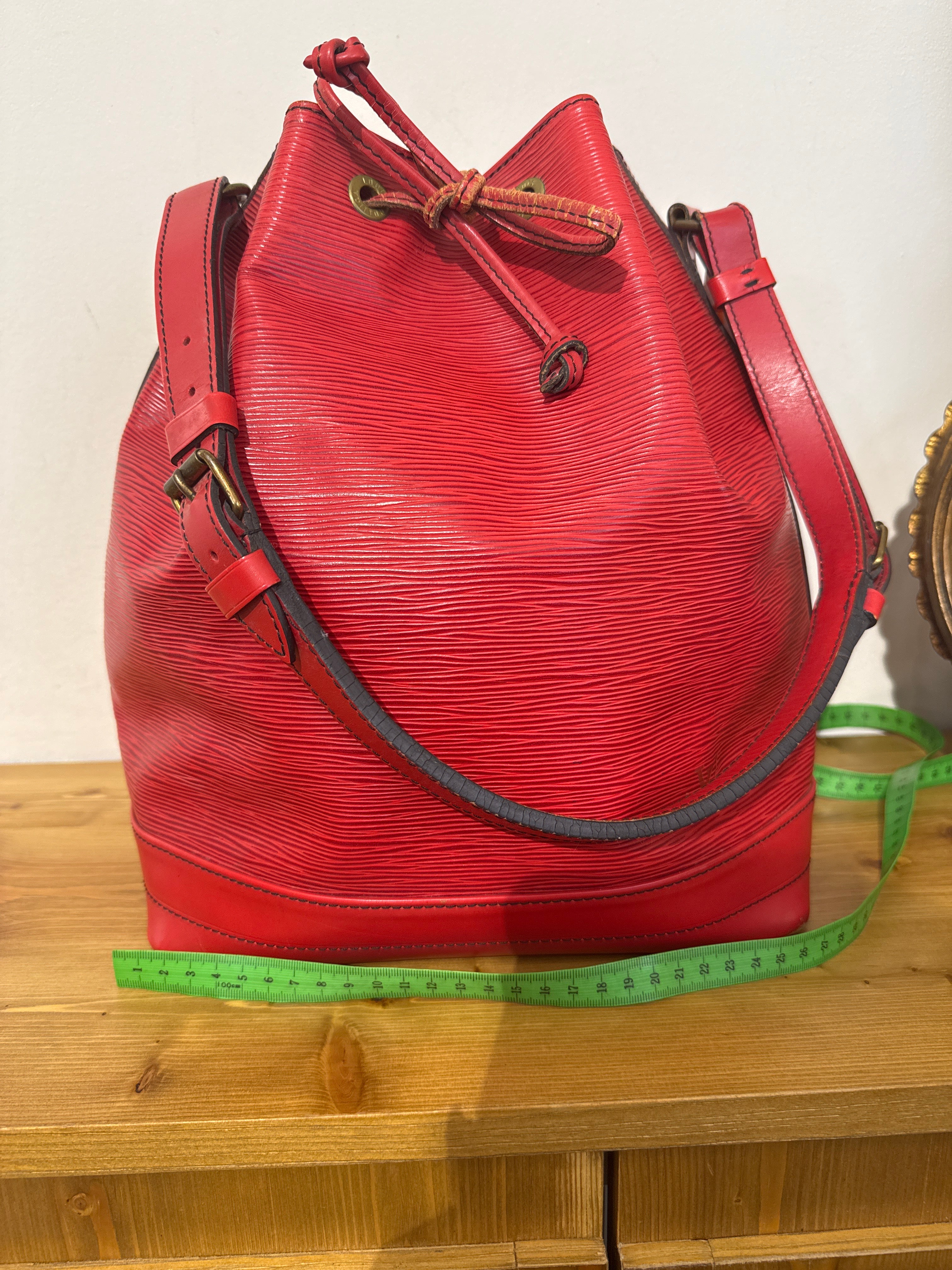 Louis Vuitton Noe Epi Red