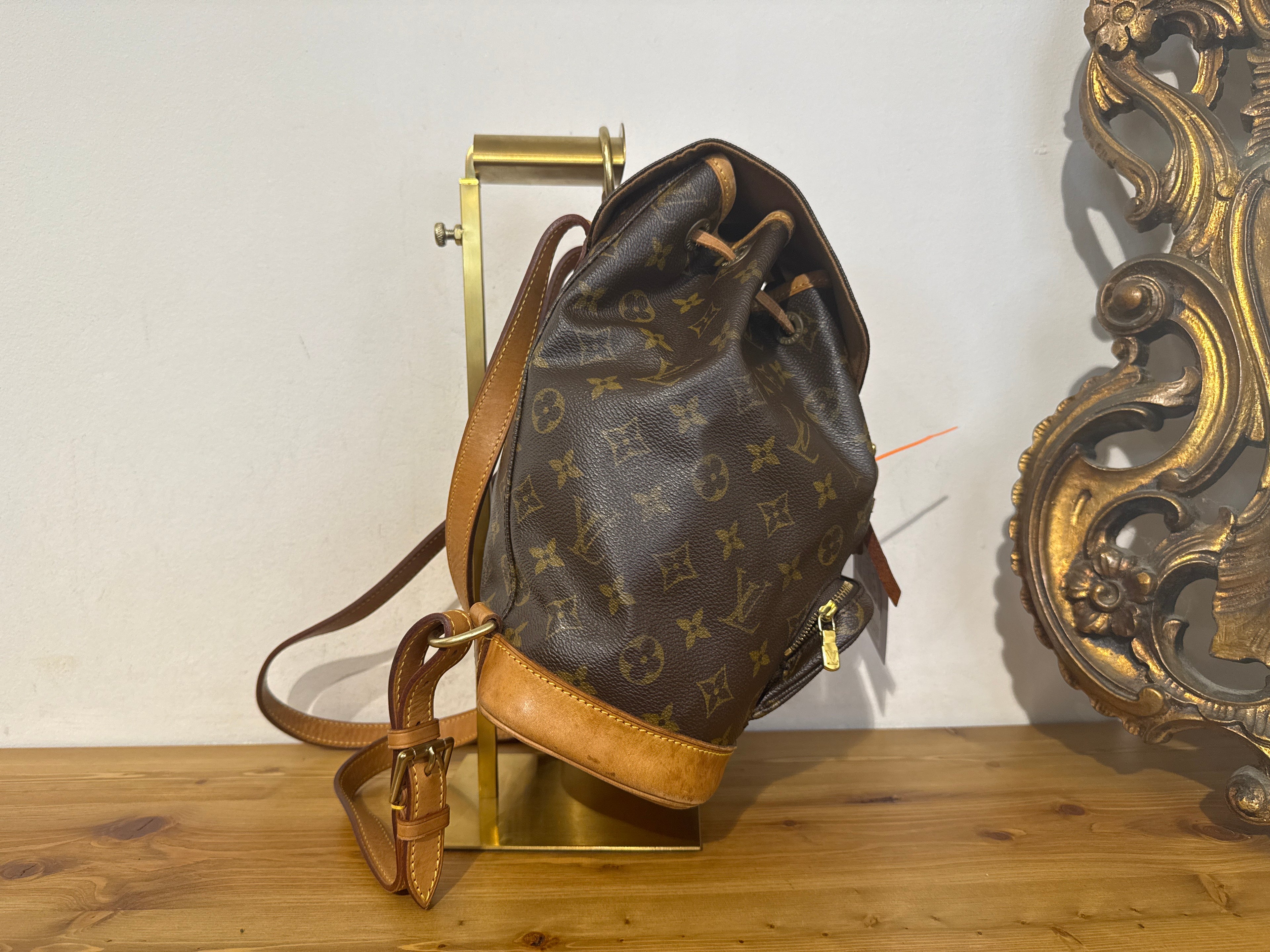 Louis Vuitton Montsouris MM