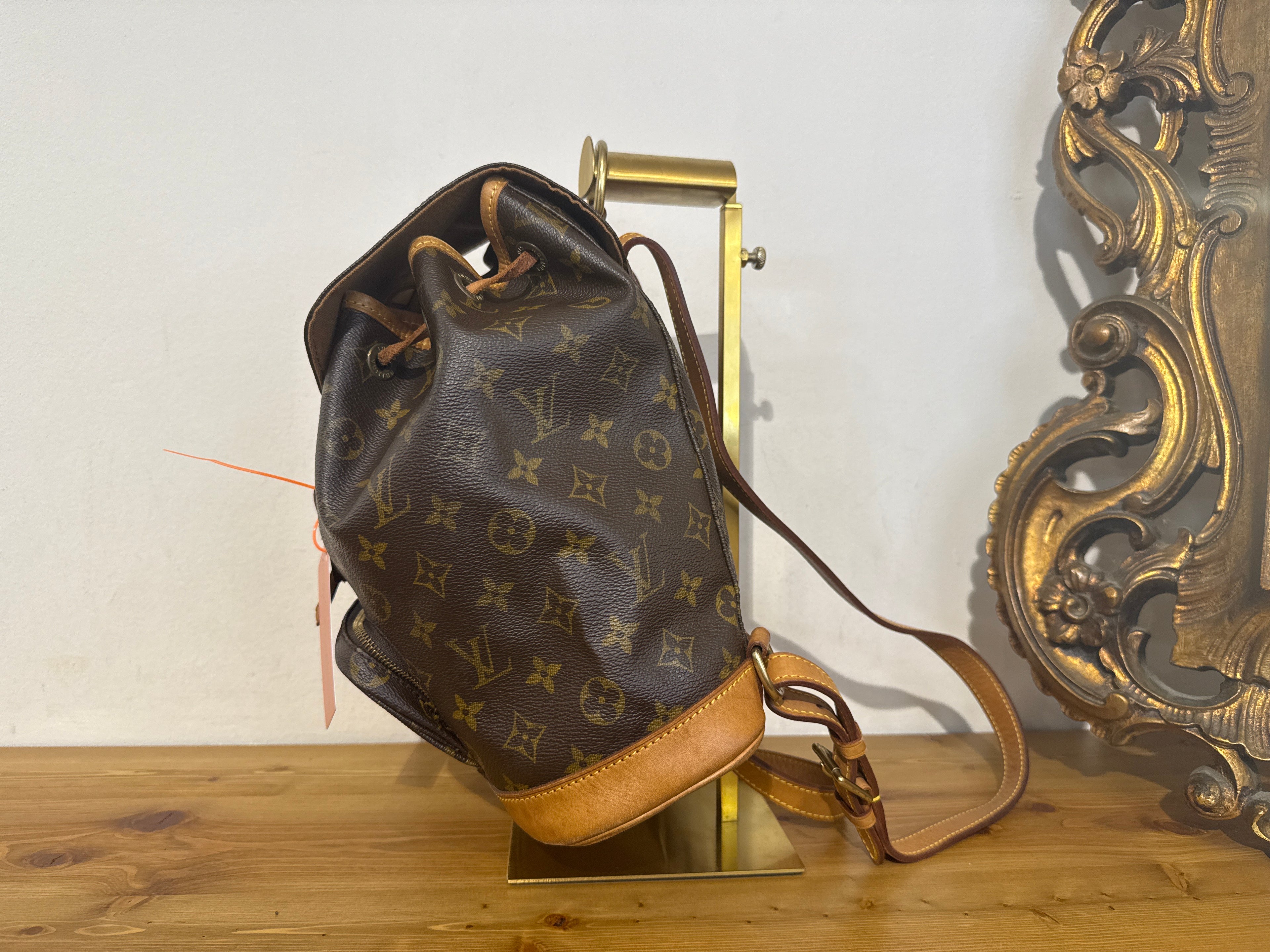 Louis Vuitton Montsouris MM