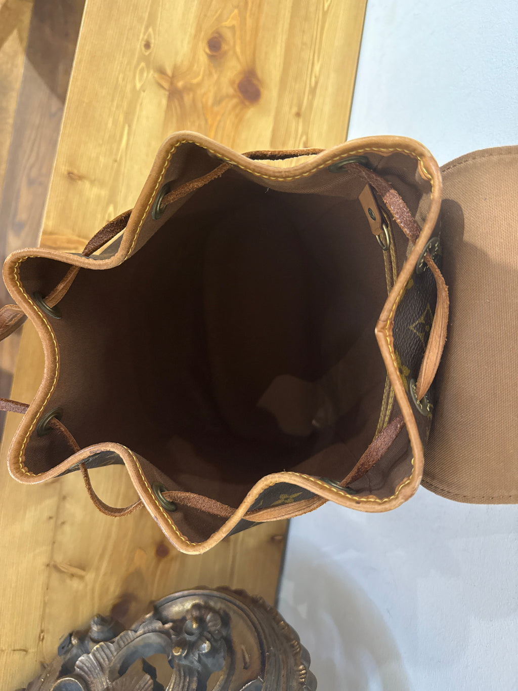 Louis Vuitton Montsouris MM