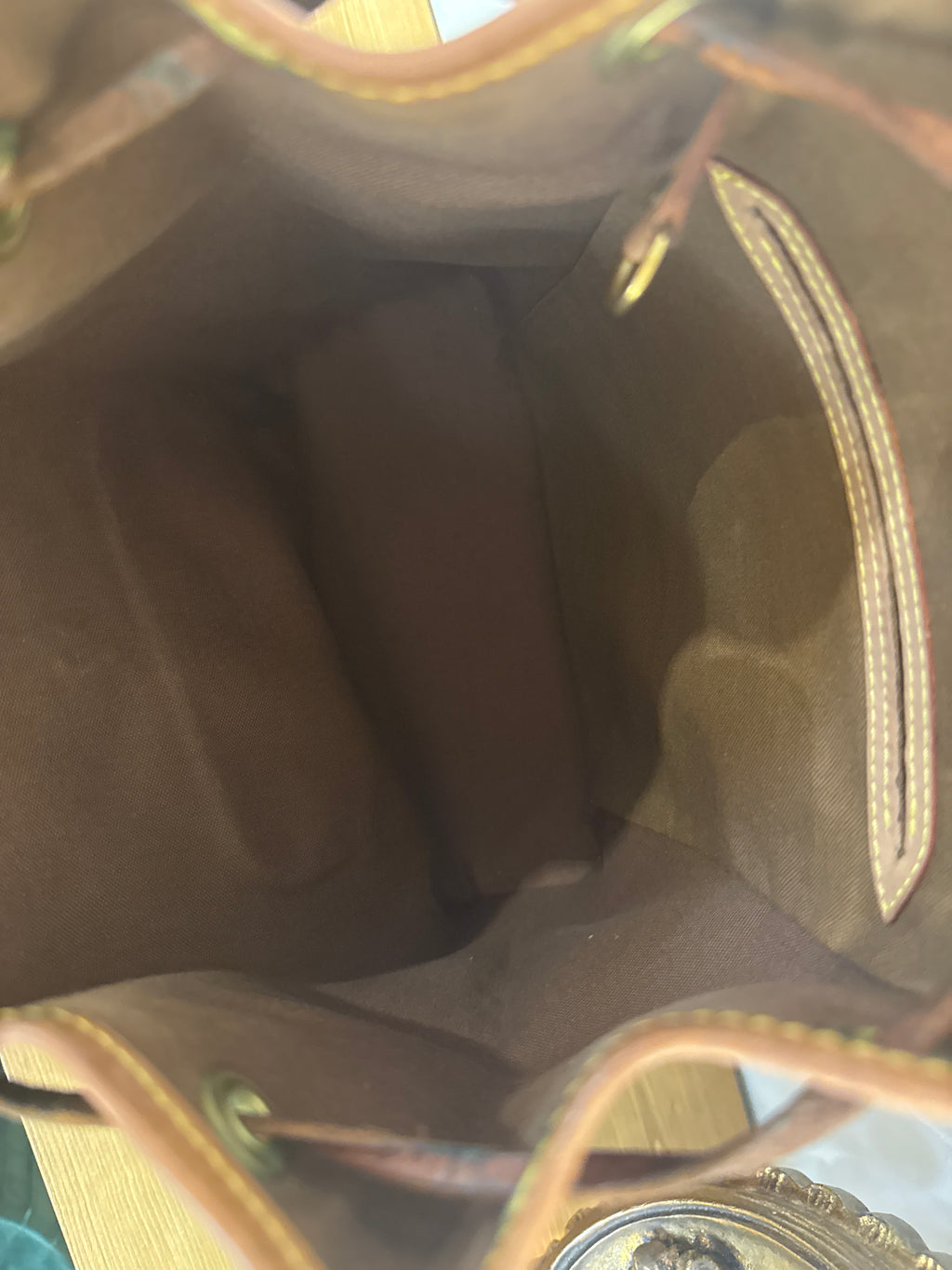 Louis Vuitton Montsouris MM