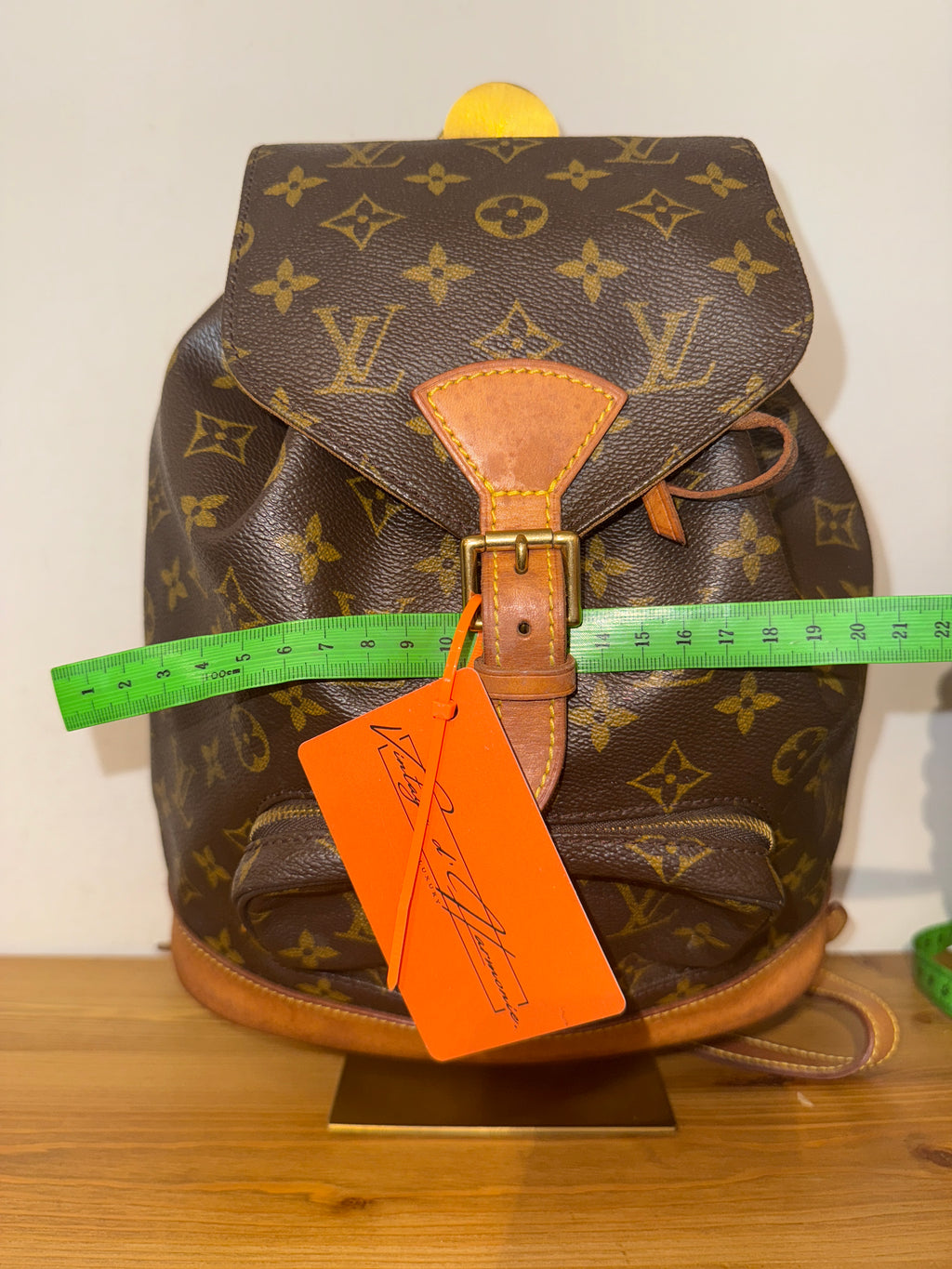 Louis Vuitton Montsouris MM