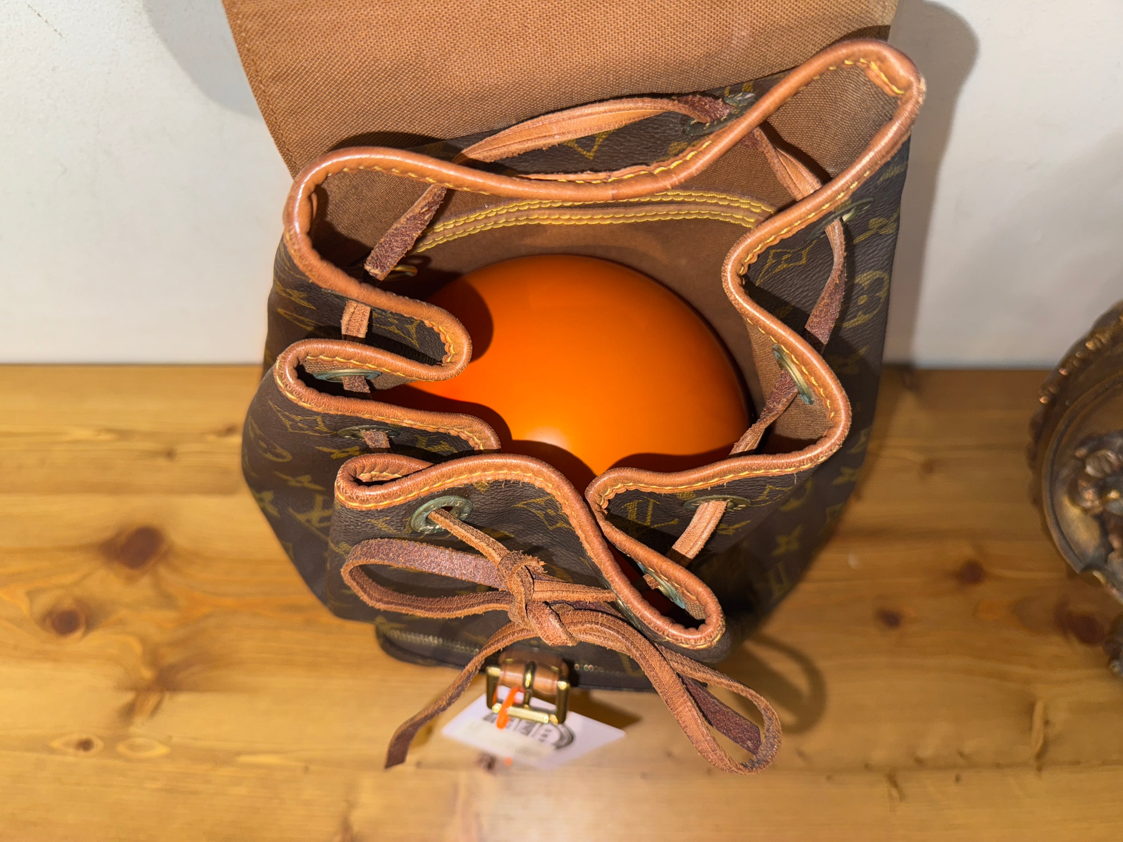 Louis Vuitton Montsouris MM