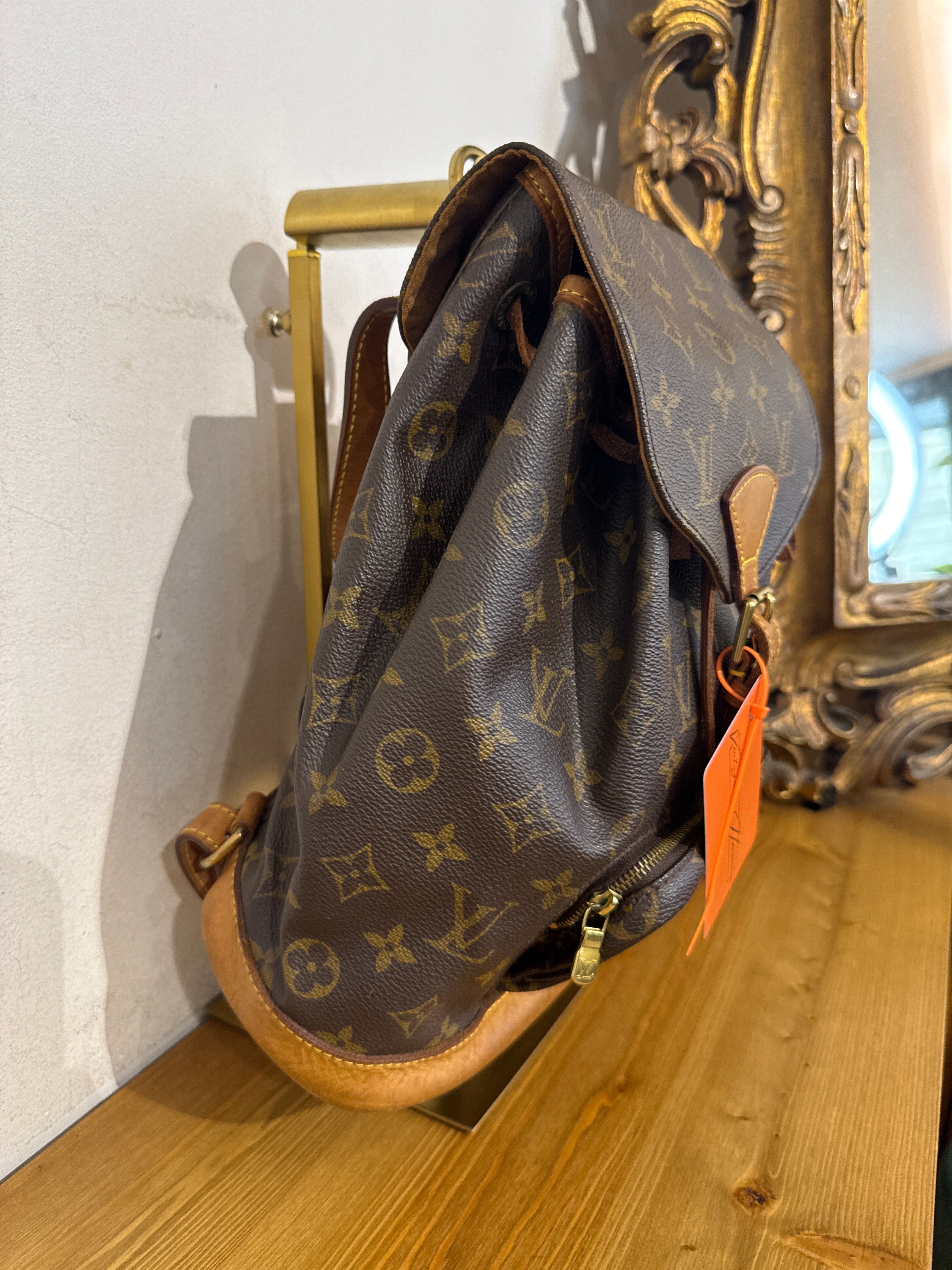 Louis Vuitton Montsouris MM