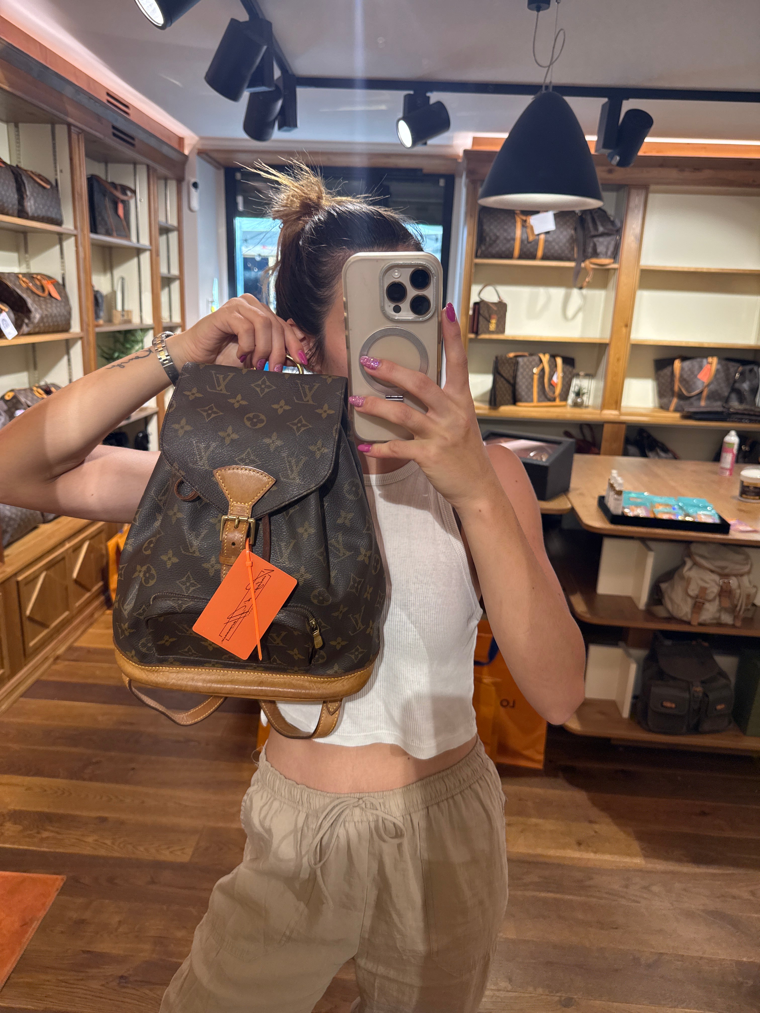 Louis Vuitton Montsouris MM