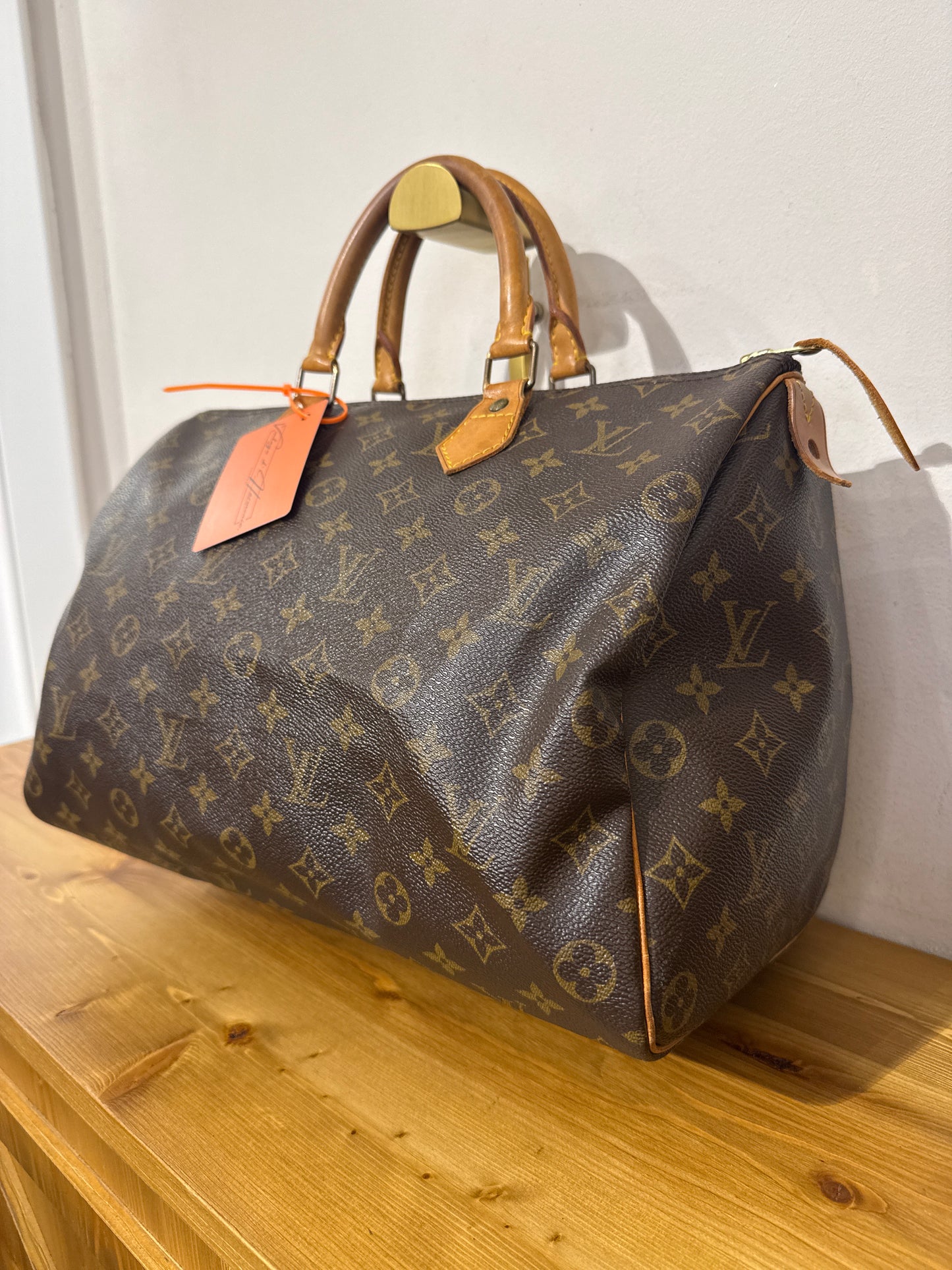 Louis Vuitton Speedy 35
