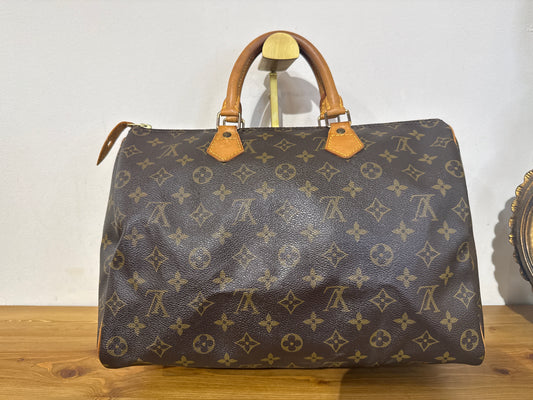 Louis Vuitton Speedy 35