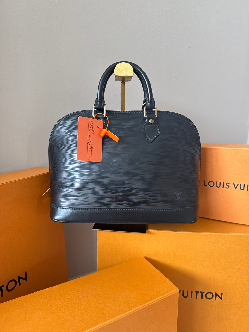 Louis Vuitton Alma Epi Balack