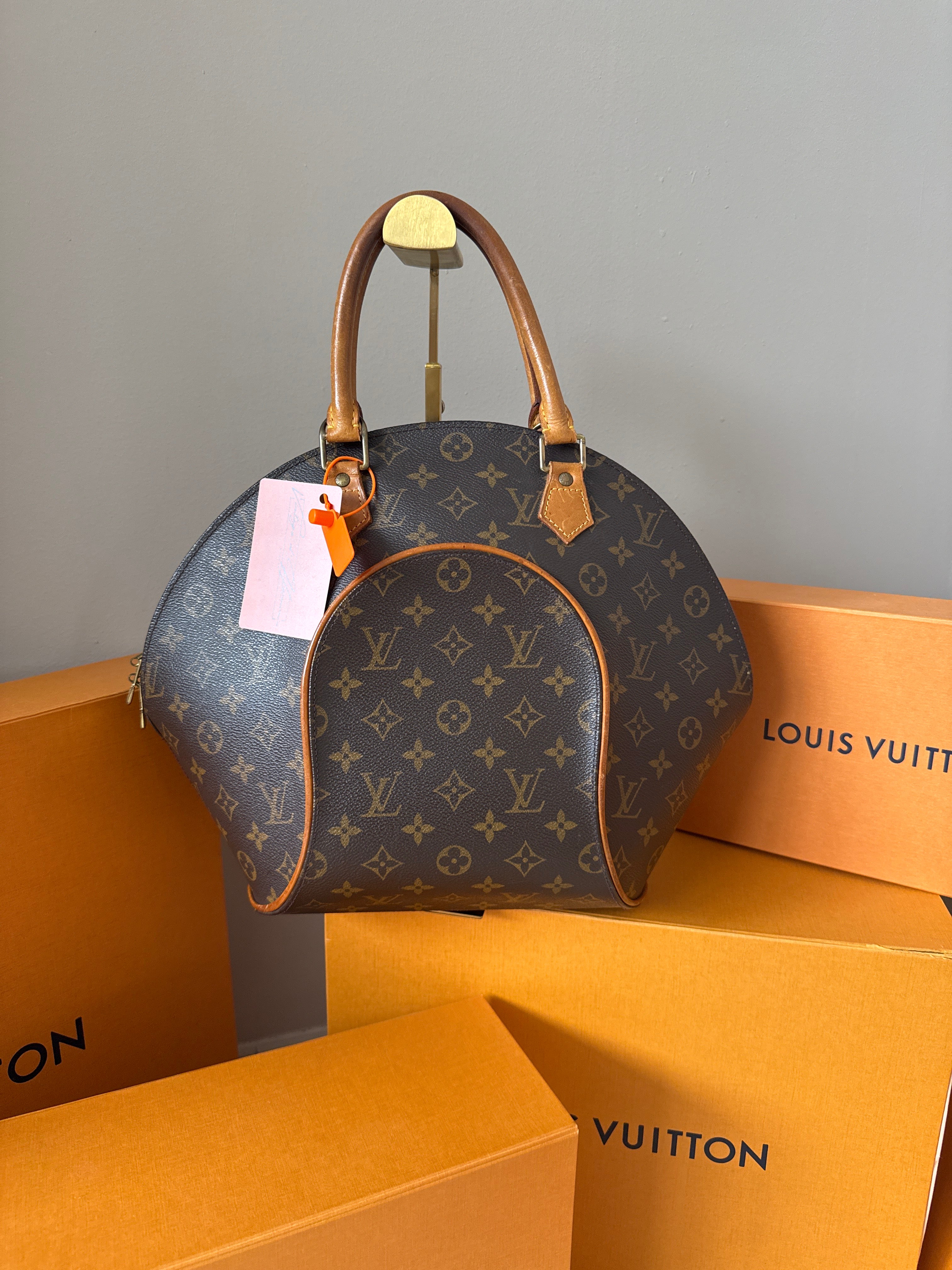 Louis Vuitton Ellipse MM