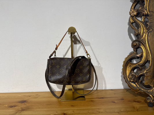Louis Vuitton Pochette Monogram Crossbody